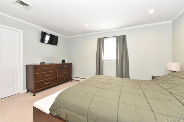 359 Park Lane, Massapequa Park, NY 11762