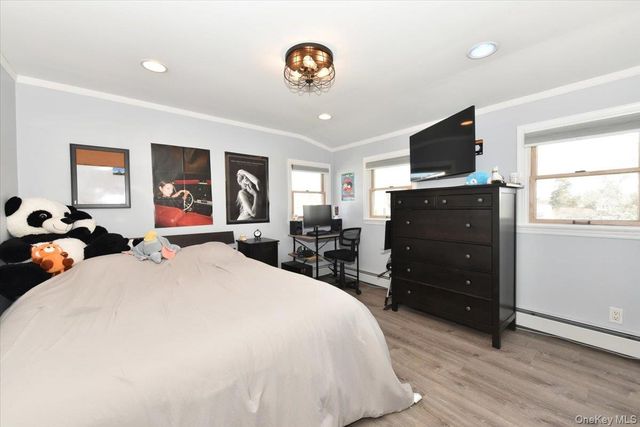 359 Park Lane, Massapequa Park, NY 11762