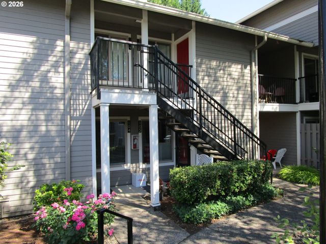 86 KINGSGATE Rd F104, Lake Oswego, OR 97035