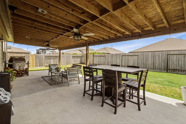 411 Walnut Branch Drive, Baytown, TX 77523