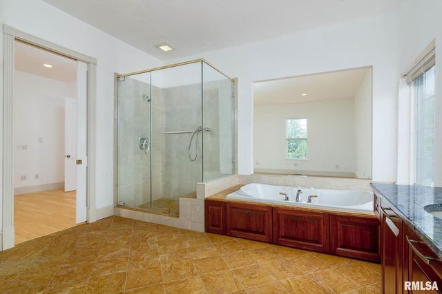 12 Clear Lake Drive, Centralia, IL 62081