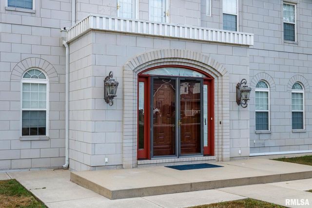 12 Clear Lake Drive, Centralia, IL 62081