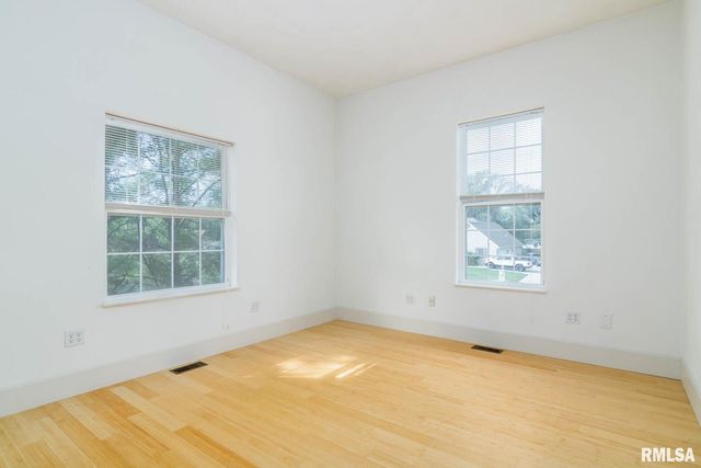 12 Clear Lake Drive, Centralia, IL 62081