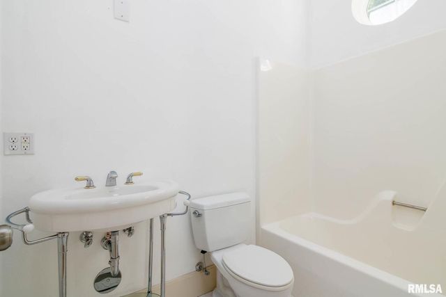 12 Clear Lake Drive, Centralia, IL 62081