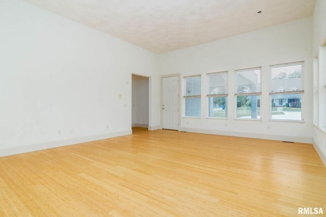 12 Clear Lake Drive, Centralia, IL 62081