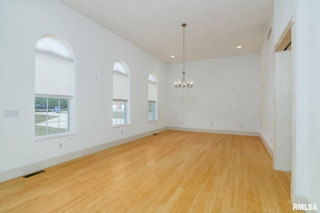 12 Clear Lake Drive, Centralia, IL 62081