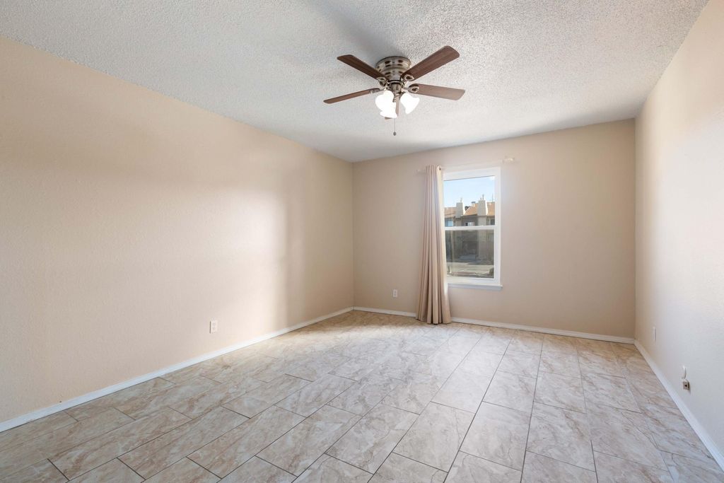 Image 16 of property listing at 3835 Montgomery Boulevard NE APT 628, Albuquerque, NM 87109