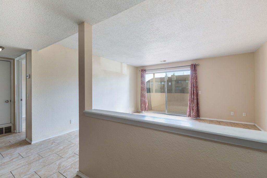 Image 4 of property listing at 3835 Montgomery Boulevard NE APT 628, Albuquerque, NM 87109
