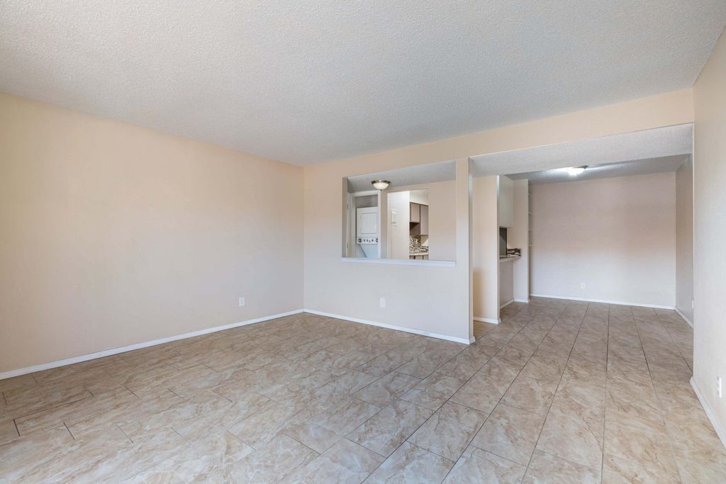 Image 6 of property listing at 3835 Montgomery Boulevard NE APT 628, Albuquerque, NM 87109