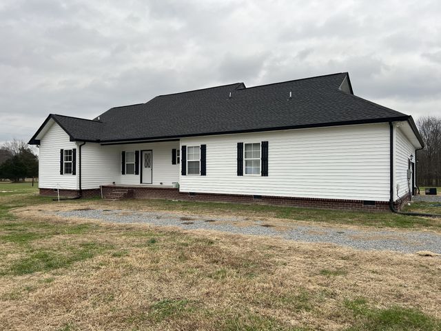 383 Old Coleytown Ln, Lafayette, TN 37083