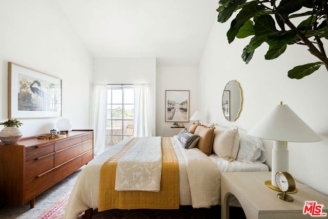 12016 Washington Place 117, Los Angeles, CA 90066