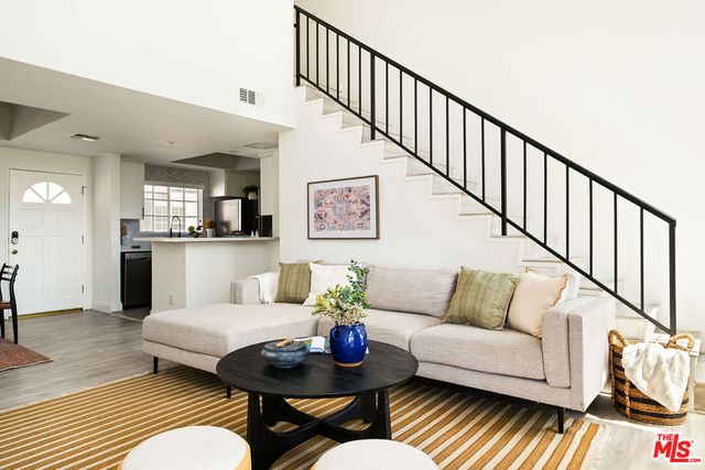 12016 Washington Place 117, Los Angeles, CA 90066