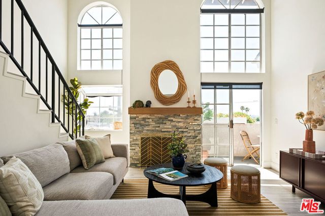 12016 Washington Place 117, Los Angeles, CA 90066