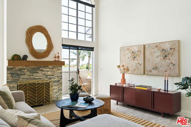12016 Washington Place 117, Los Angeles, CA 90066