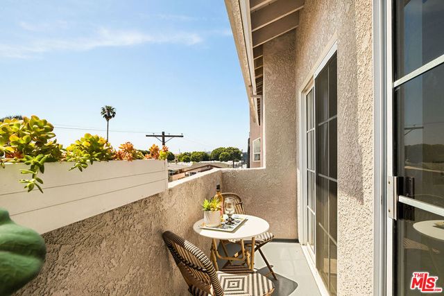 12016 Washington Place 117, Los Angeles, CA 90066