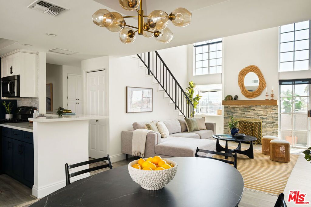 12016 Washington Place 117, Los Angeles, CA 90066