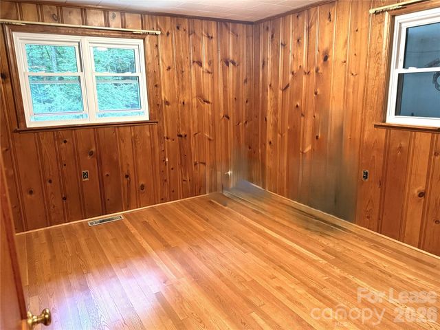 150 Cowan Lane, Tryon, NC 28782