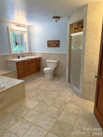 150 Cowan Lane, Tryon, NC 28782