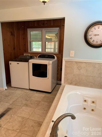 150 Cowan Lane, Tryon, NC 28782