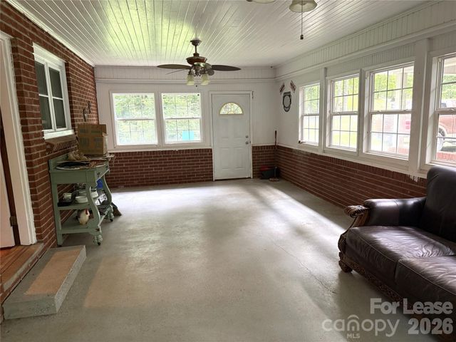 150 Cowan Lane, Tryon, NC 28782