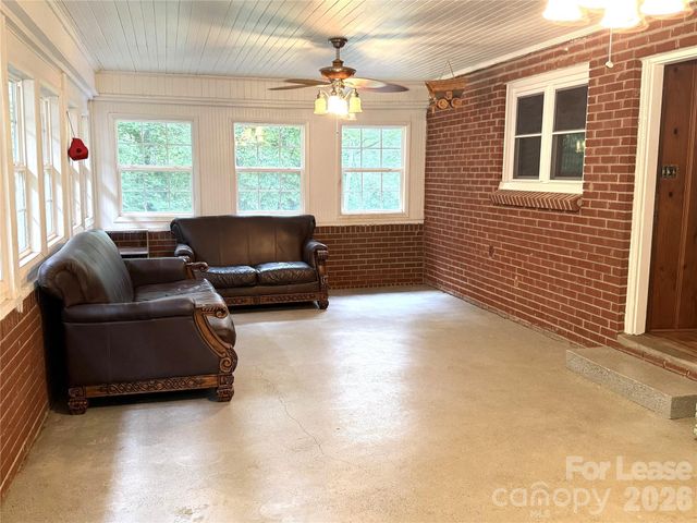 150 Cowan Lane, Tryon, NC 28782