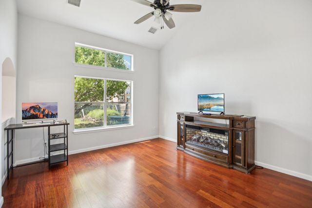 339 Liberty ST, Hutto, TX 78634