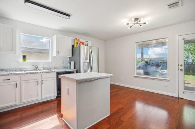 339 Liberty ST, Hutto, TX 78634