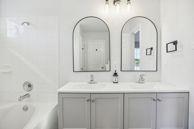 339 Liberty ST, Hutto, TX 78634