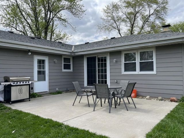 2330 S Sunny Slope ROAD, New Berlin, WI 53151