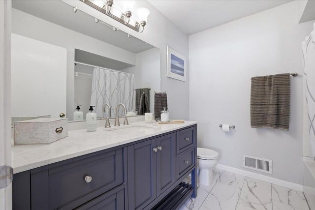 2330 S Sunny Slope ROAD, New Berlin, WI 53151