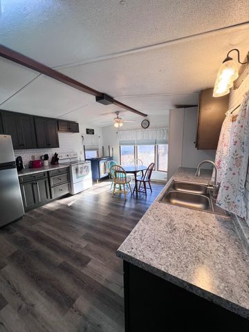 22441 Maple Street, Pittsburg, MO 65724