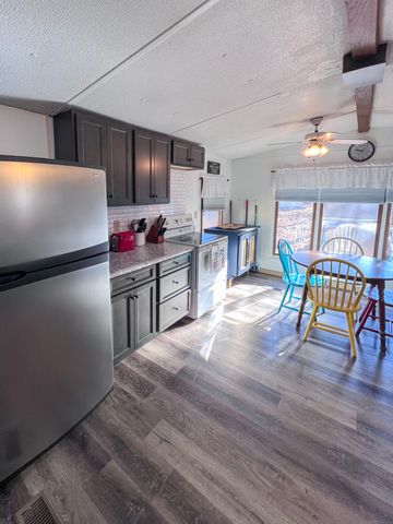 22441 Maple Street, Pittsburg, MO 65724