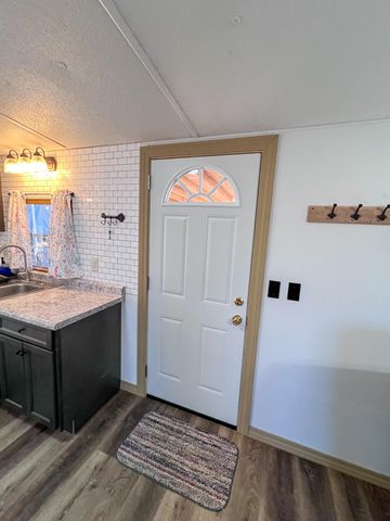 22441 Maple Street, Pittsburg, MO 65724