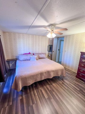 22441 Maple Street, Pittsburg, MO 65724