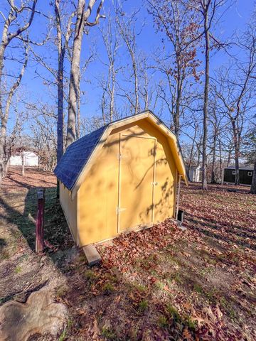 22441 Maple Street, Pittsburg, MO 65724