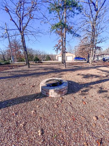 22441 Maple Street, Pittsburg, MO 65724