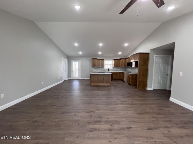 133 Jay Loop, Jamestown, TN 38556