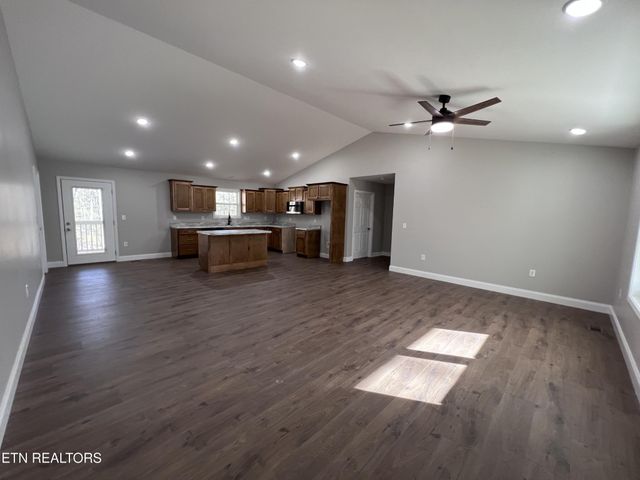 133 Jay Loop, Jamestown, TN 38556