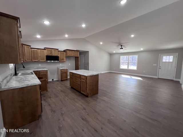 133 Jay Loop, Jamestown, TN 38556