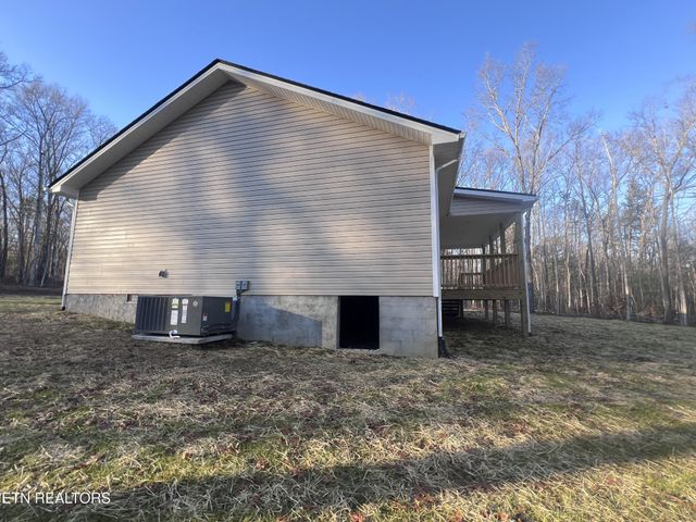 133 Jay Loop, Jamestown, TN 38556