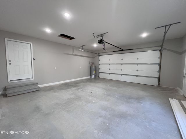 133 Jay Loop, Jamestown, TN 38556