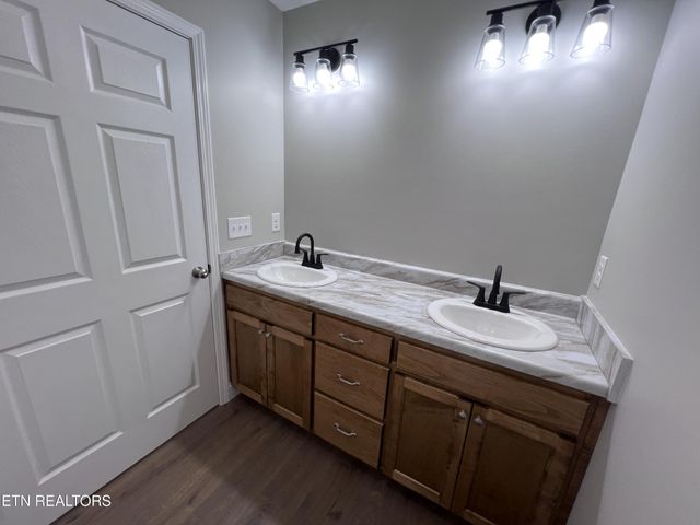 133 Jay Loop, Jamestown, TN 38556