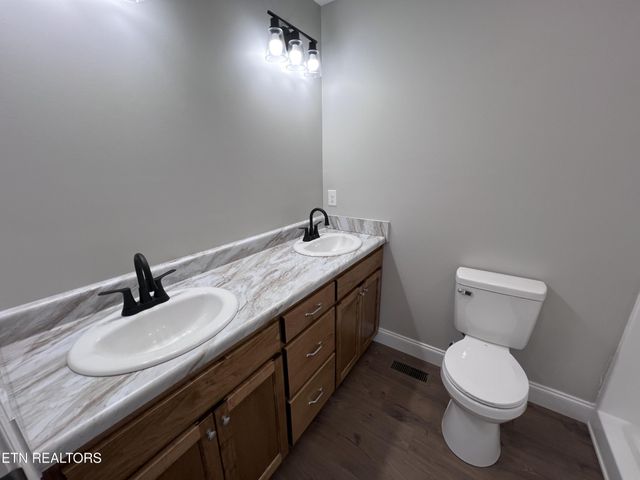 133 Jay Loop, Jamestown, TN 38556