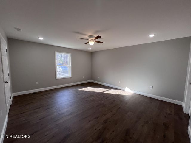 133 Jay Loop, Jamestown, TN 38556