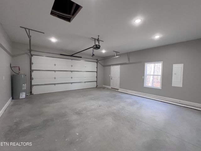 133 Jay Loop, Jamestown, TN 38556