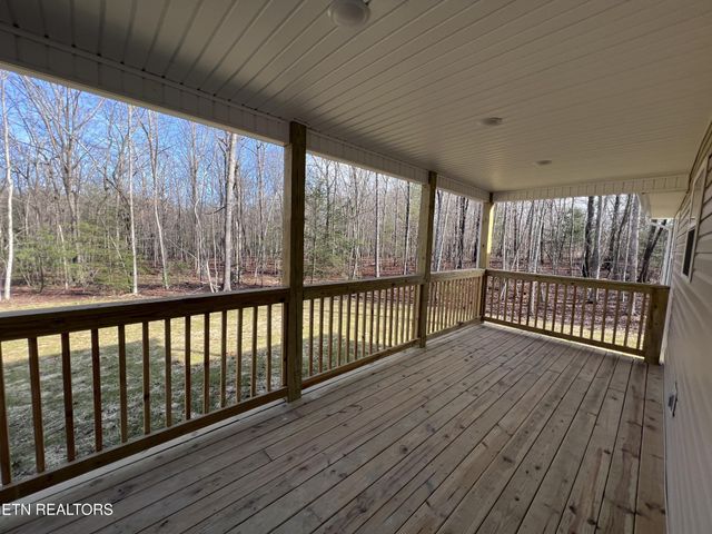 133 Jay Loop, Jamestown, TN 38556