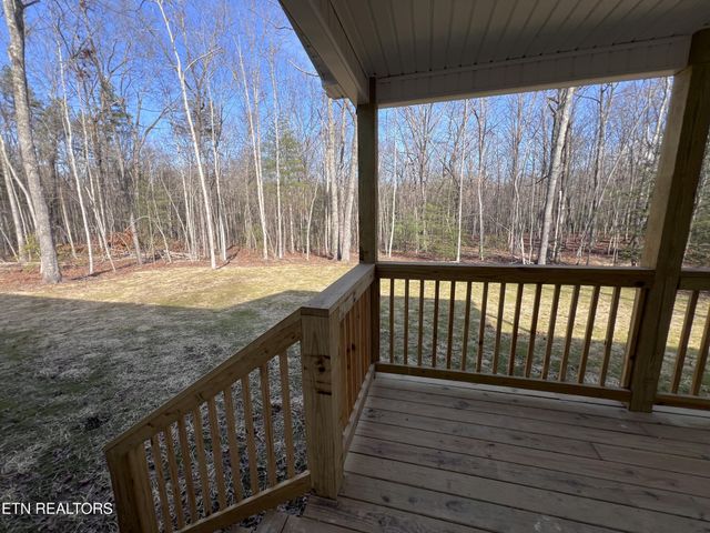 133 Jay Loop, Jamestown, TN 38556