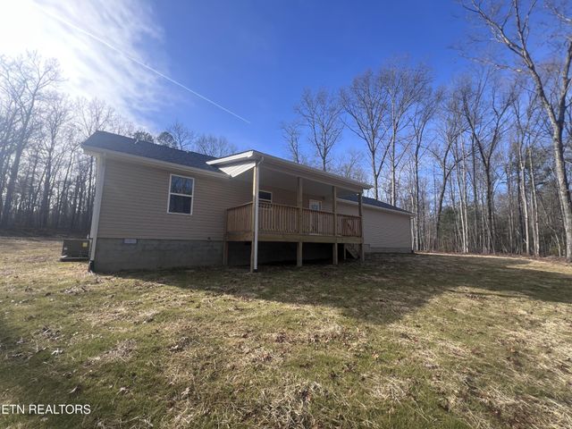133 Jay Loop, Jamestown, TN 38556