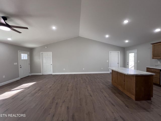 133 Jay Loop, Jamestown, TN 38556