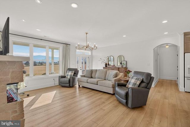 215 FORREST DR, Luray, VA 22835